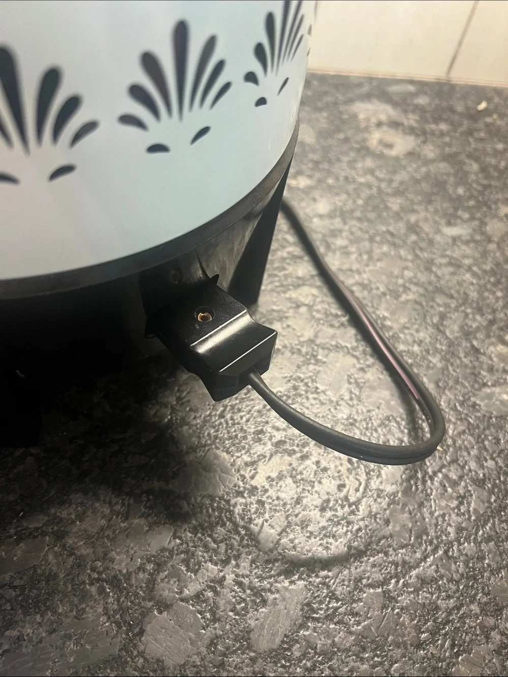 MCM West Bend 30 cup electric coffee urn. Has pour spout. Exc condition.